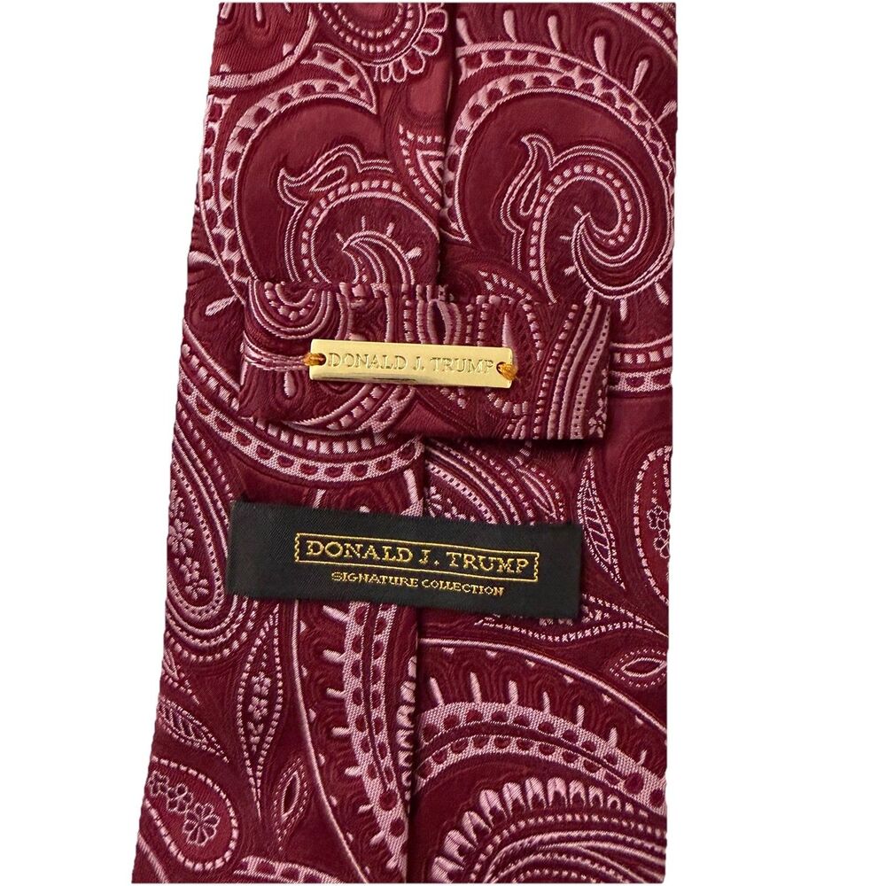 Donald J Trump Signature Collection Mens Silk Neck Tie Red Paisley President